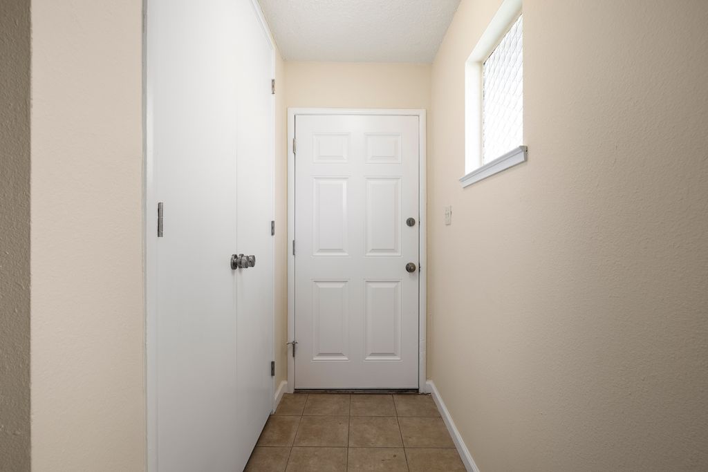 1363 Arlington Dr - 009 Photos