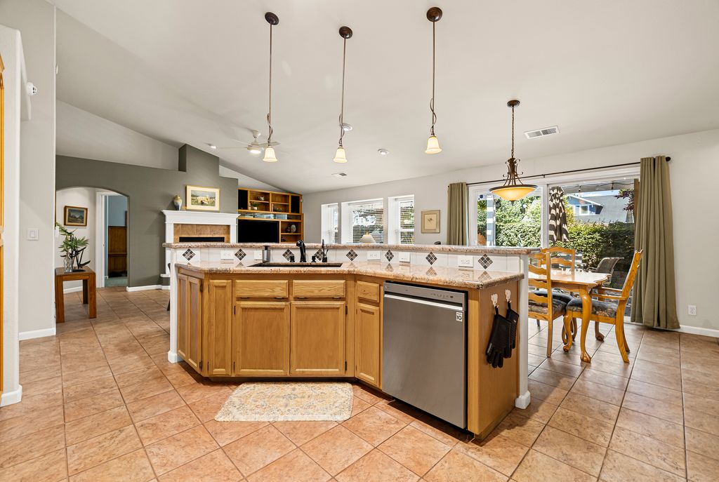 214 Windrose Ct - 017 (Photos)