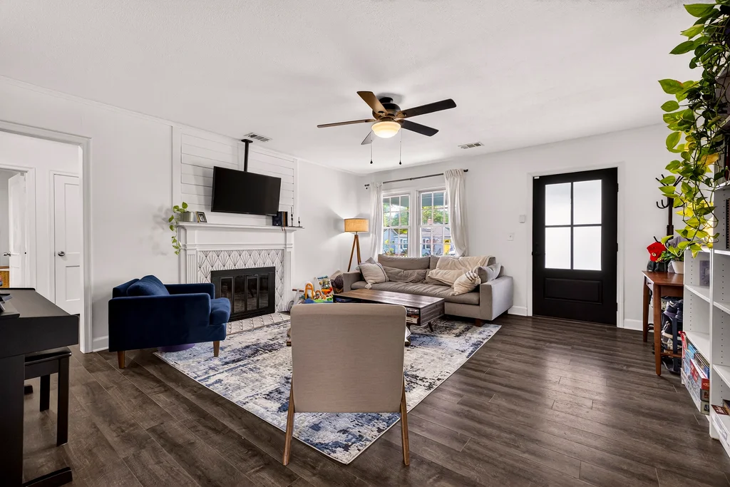 310 E 57th St, Savannah - 010 (Photos)
