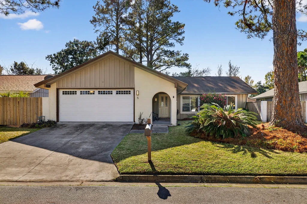 5 Chantilly Ct - 001 (Photos)