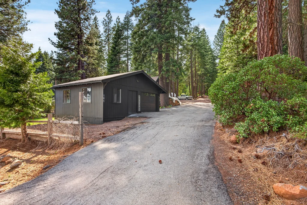 101 Peninsula Dr, Westwood - 629 (Photos)