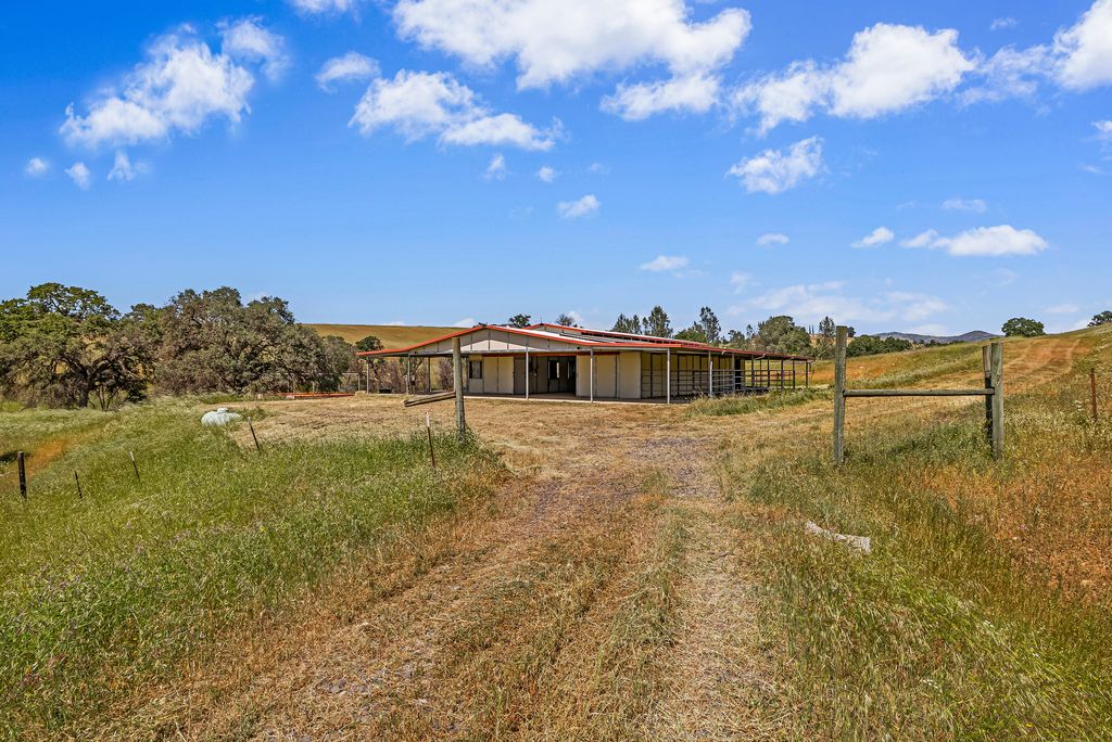 309 Apache Hill Rd - 001 Photos