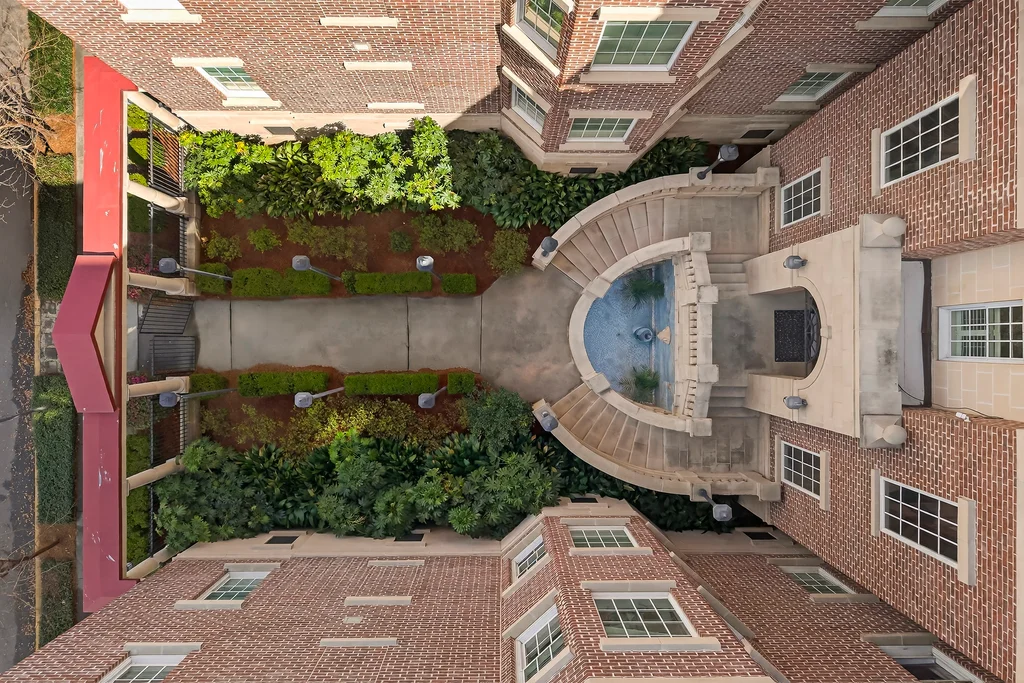 323 W Jones St APT 104 - 003 (Photos)