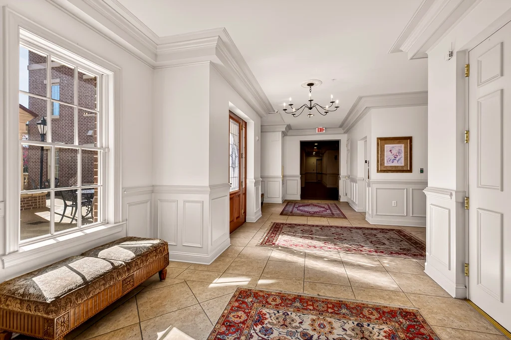 323 W Jones St APT 104 - 007 (Photos)