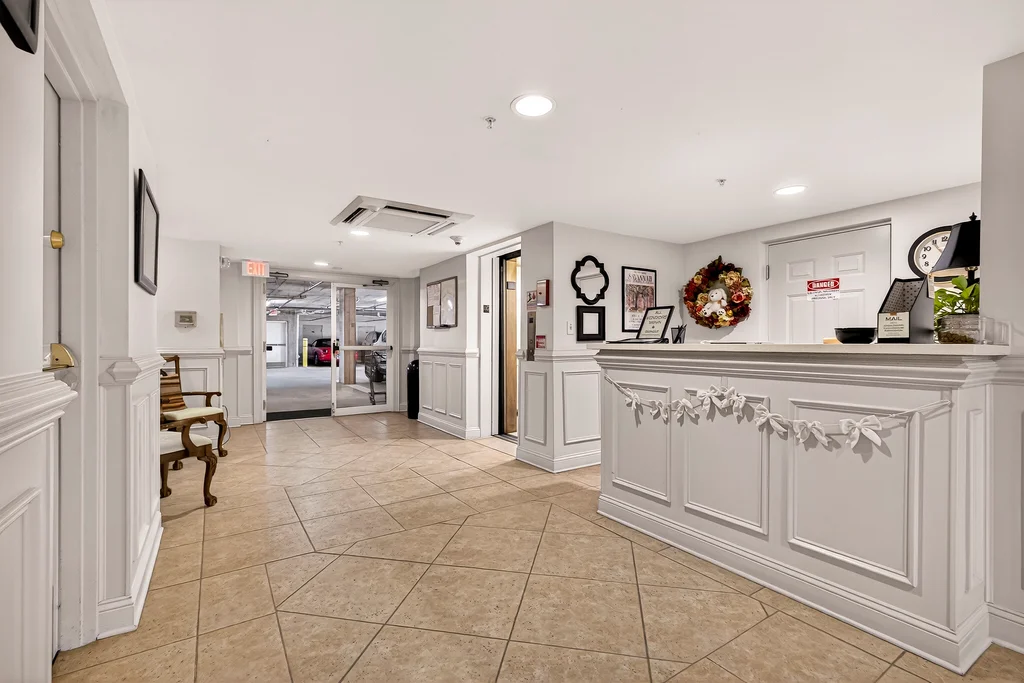 323 W Jones St APT 104 - 009 (Photos)