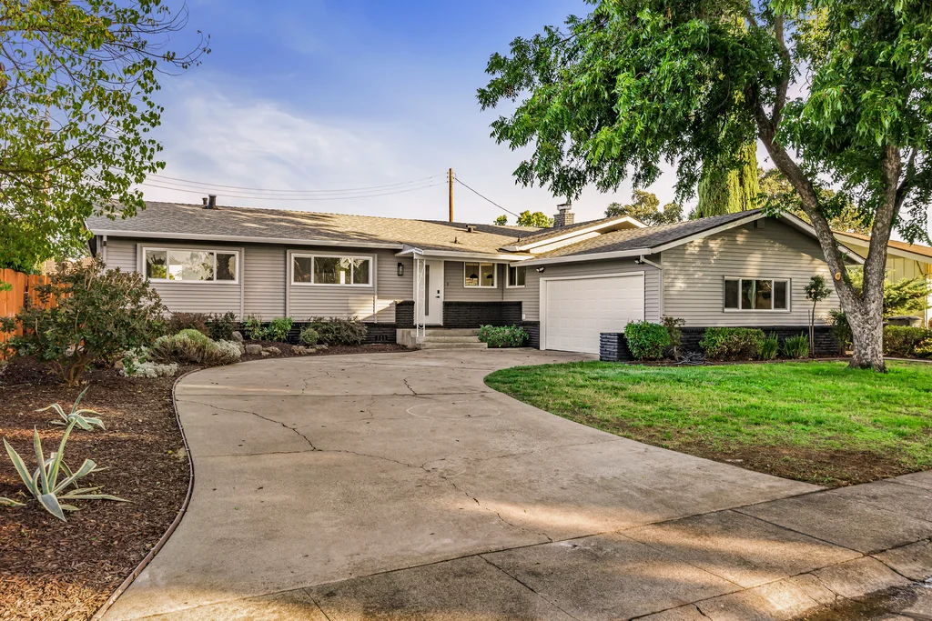 6877 Buena Terra Way - 001 (Photos)