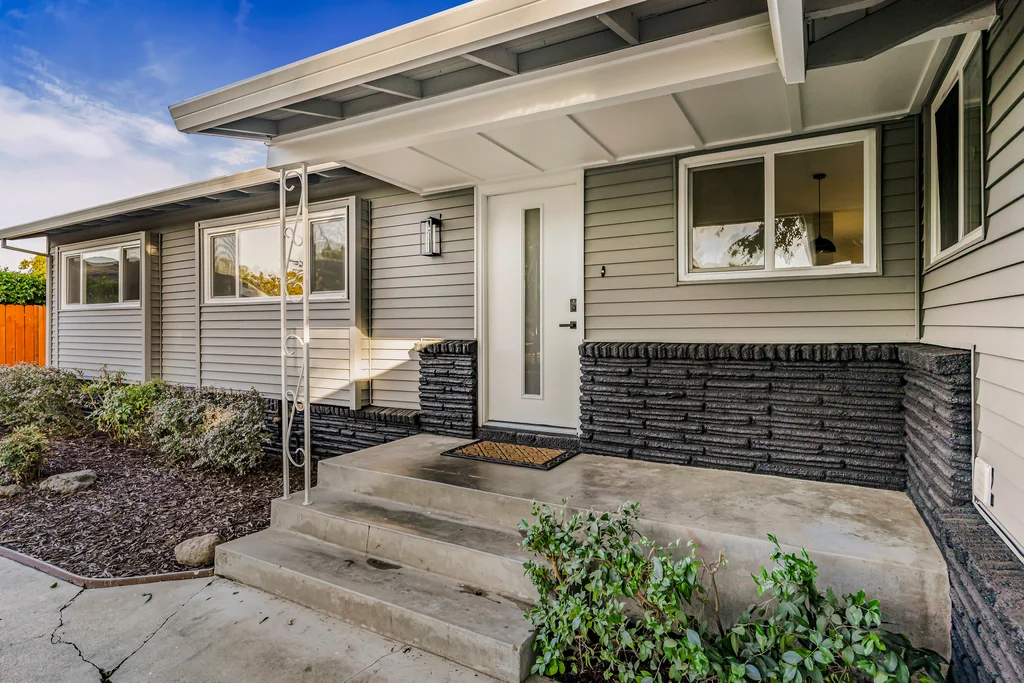 6877 Buena Terra Way - 007 (Photos)
