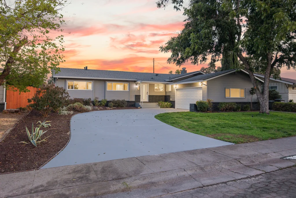 6877 Buena Terra Wy - 004 (Photos)