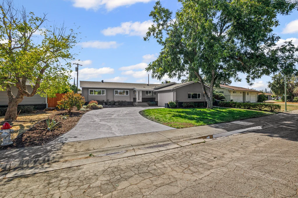 6877 Buena Terra Wy - 008 (Photos)