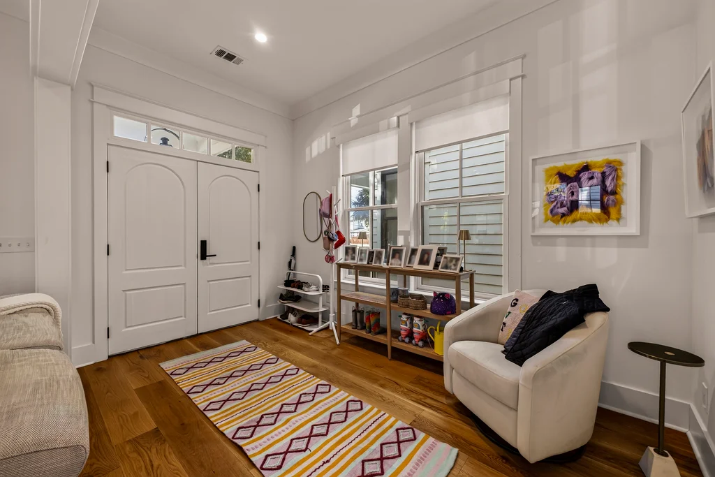 110 E 38th St - 008 (Photos)