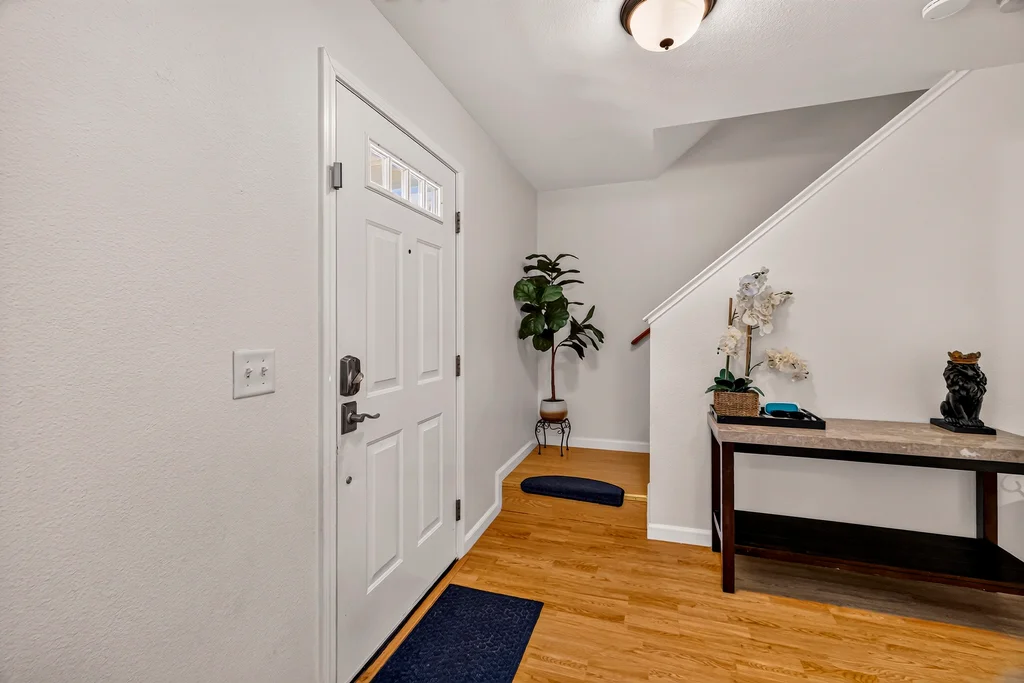 2099 Hartford Dr - 007 (Photos)