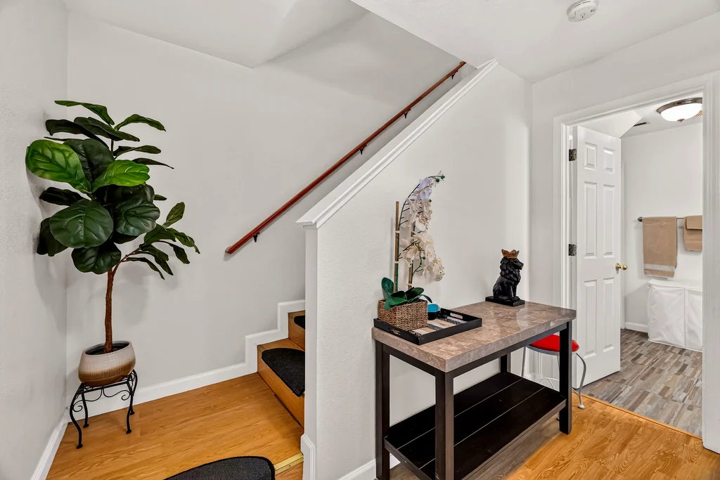 2099 Hartford Dr - 008 (Photos)