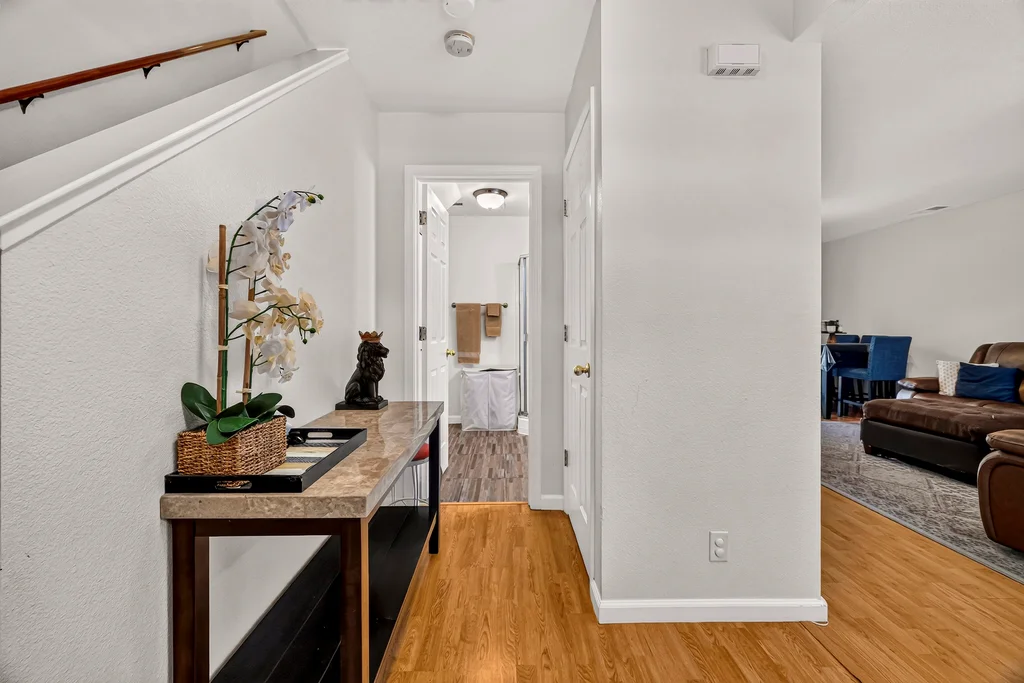 2099 Hartford Dr - 009 (Photos)