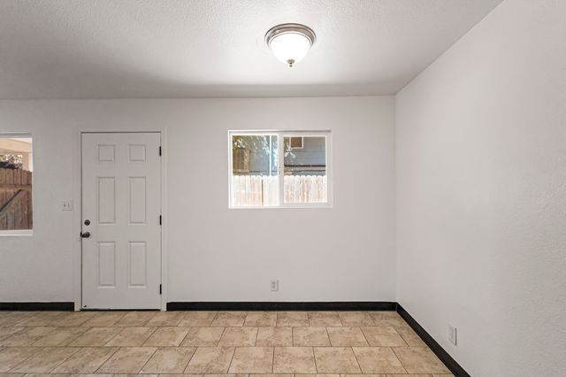 2232 Park Ave - 08 Photos