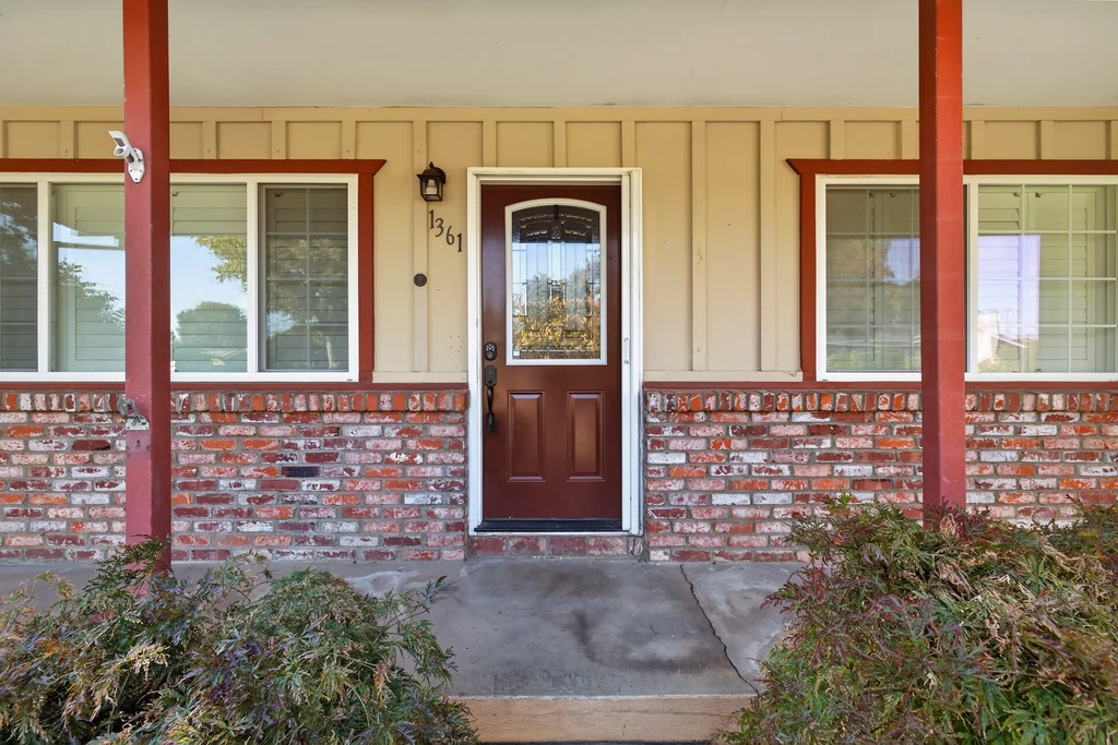 1361 Arlington Dr - 005 (Photos)