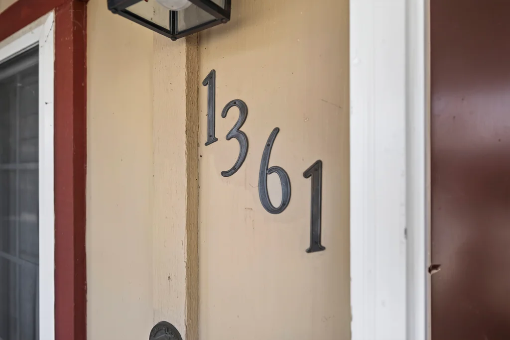 1361 Arlington Dr - 006 (Photos)
