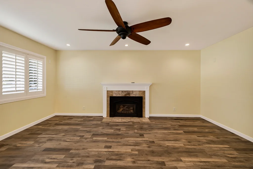 1361 Arlington Dr - 009 (Photos)