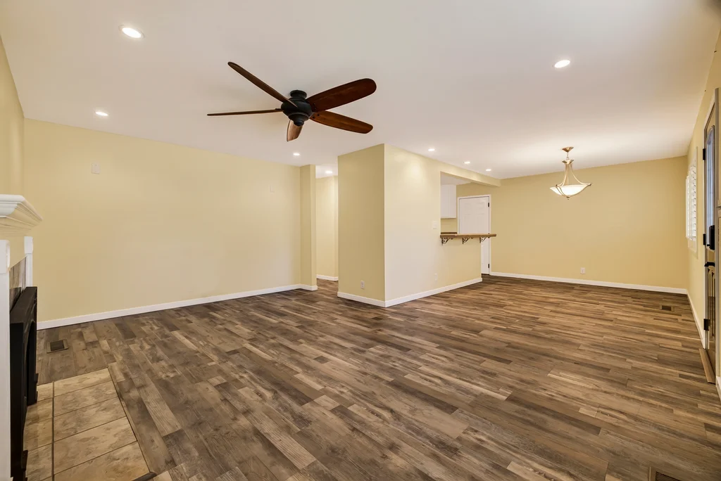 1361 Arlington Dr - 010 (Photos)