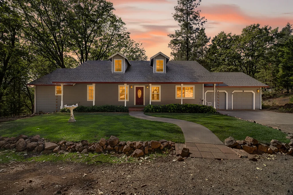 10202 Cohasset Rd - 002 (Photos)