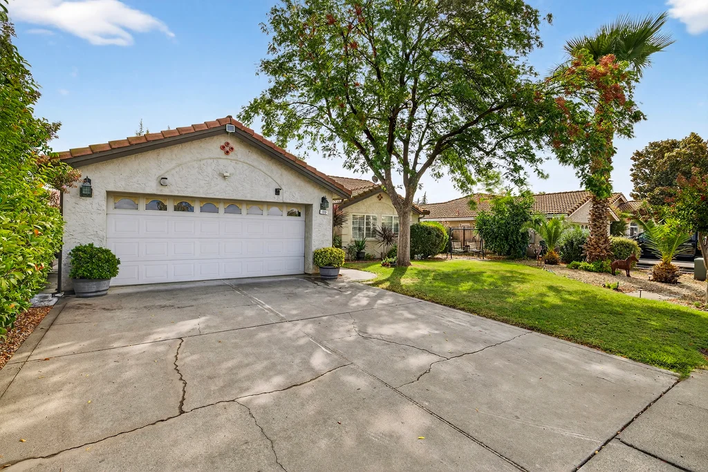 323 Woodhaven Dr - 006 (Photos)