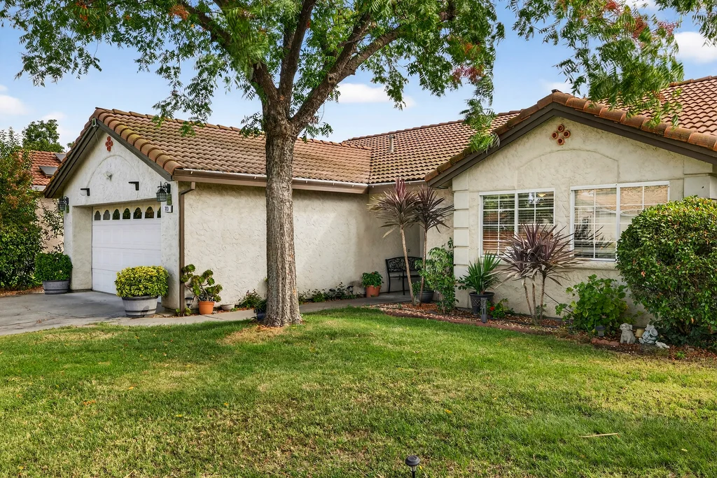 323 Woodhaven Dr - 009 (Photos)