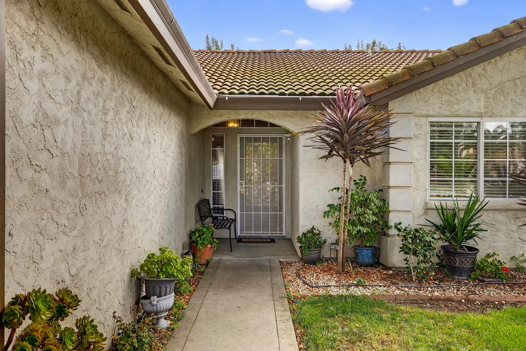 323 Woodhaven Dr - 010 (Photos)