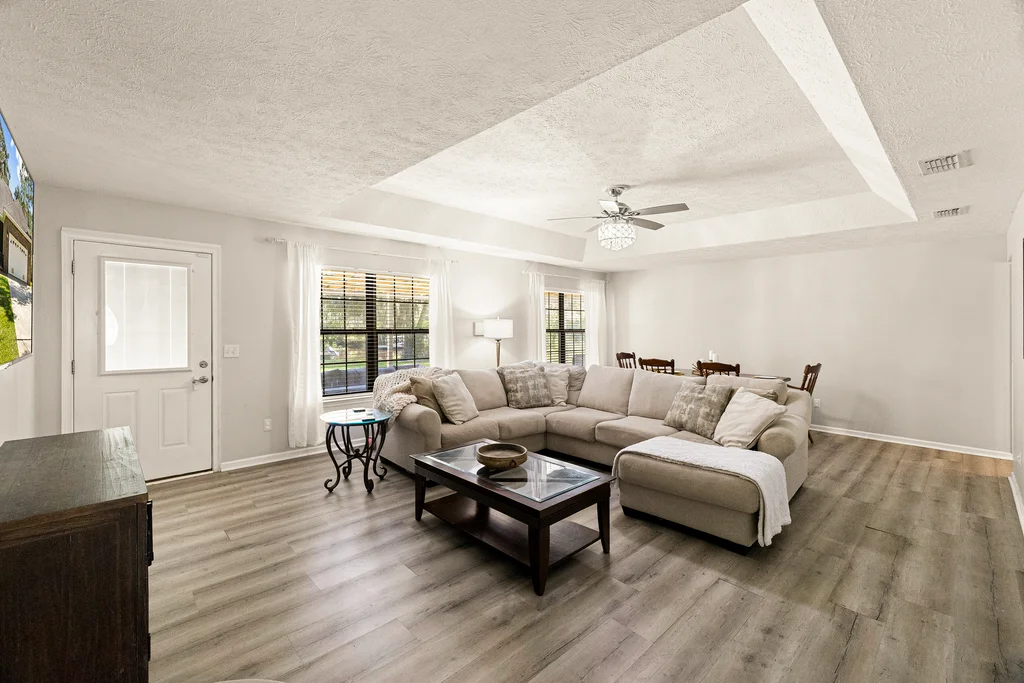 120 Pinetree Rd - 016 (Photos)