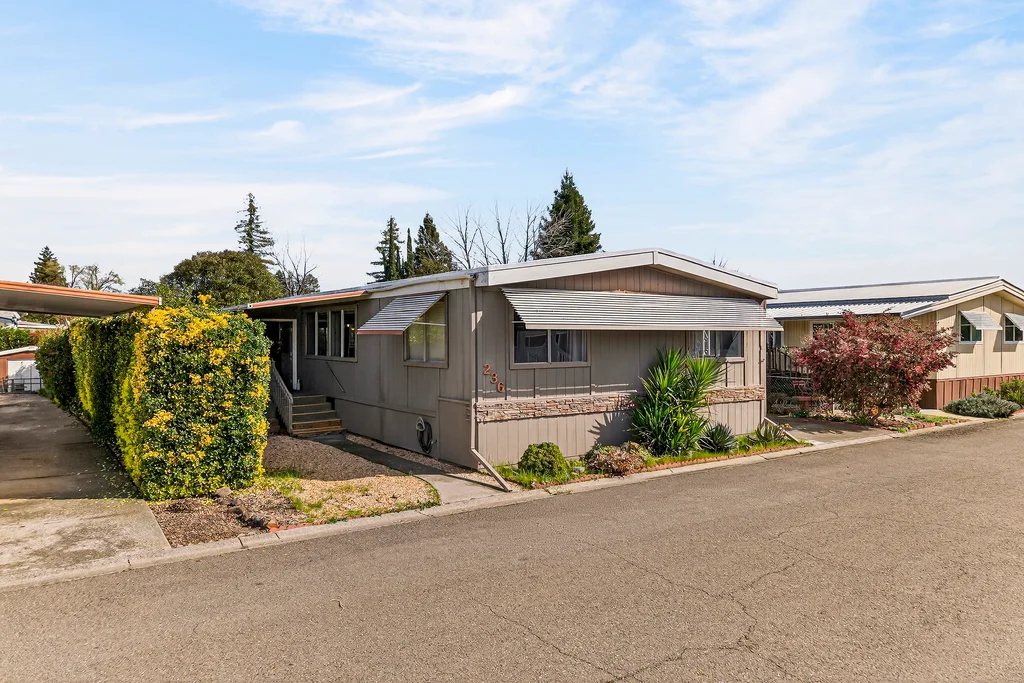 701 E Lassen Ave - 003 (Photos)