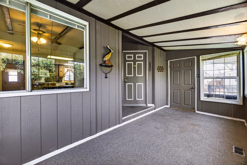 701 E Lassen Ave - 009 (Photos)