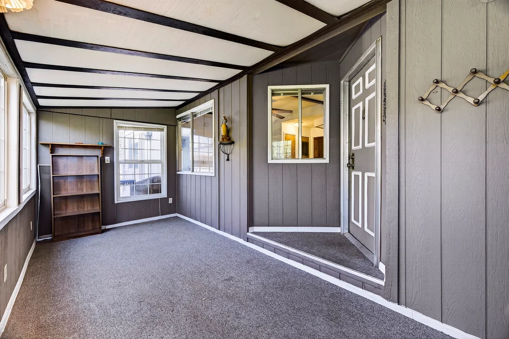 701 E Lassen Ave - 010 (Photos)