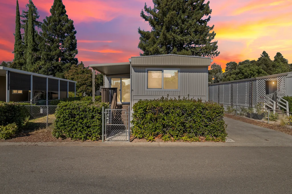 701 E Lassen Ave - 002 (Photos)