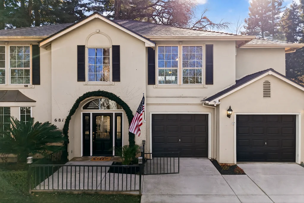 681 Cromwell Dr - 004 (Photos)