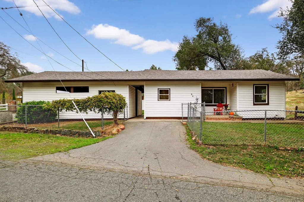 94 Highlands Blvd - 001 (Photos)