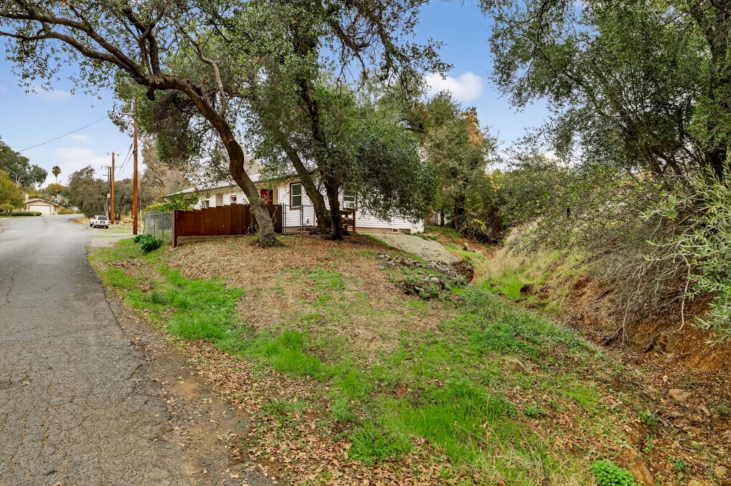 94 Highlands Blvd - 005 (Photos)