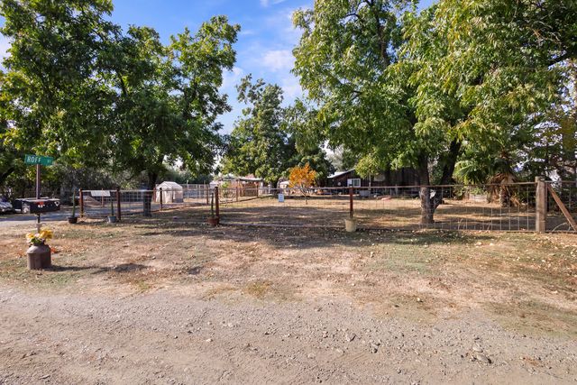 621 3rd St - 003 Photos