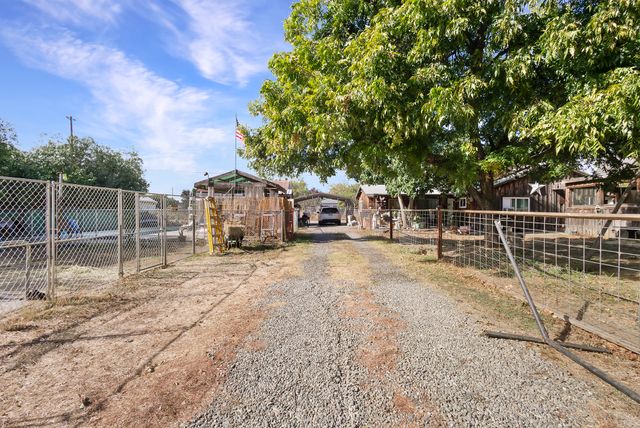 621 3rd St - 006 Photos