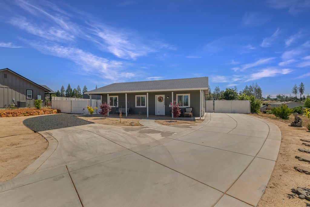 5568 Newland Rd - 001 (Photos)