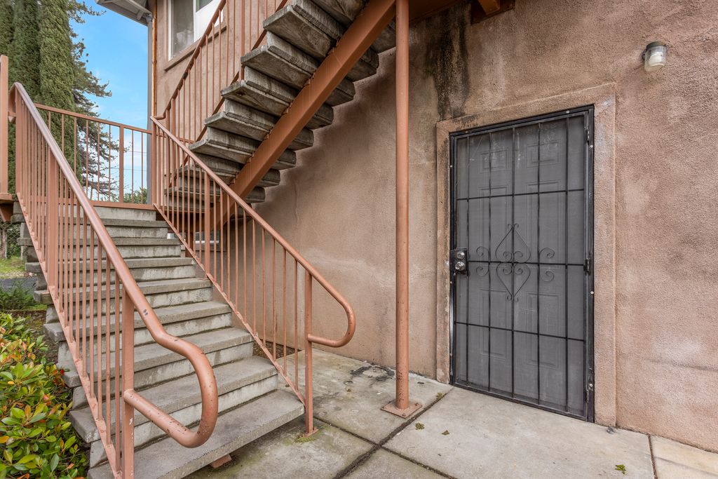 70 Grand Ave - 004 Photos