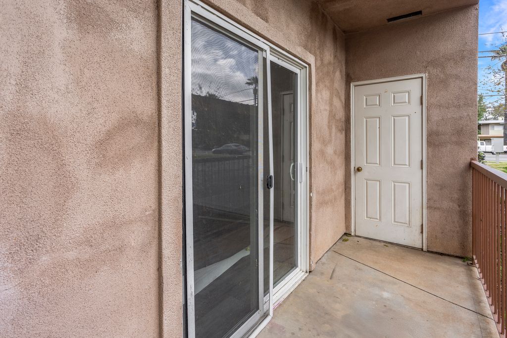 70 Grand Ave - 006 Photos