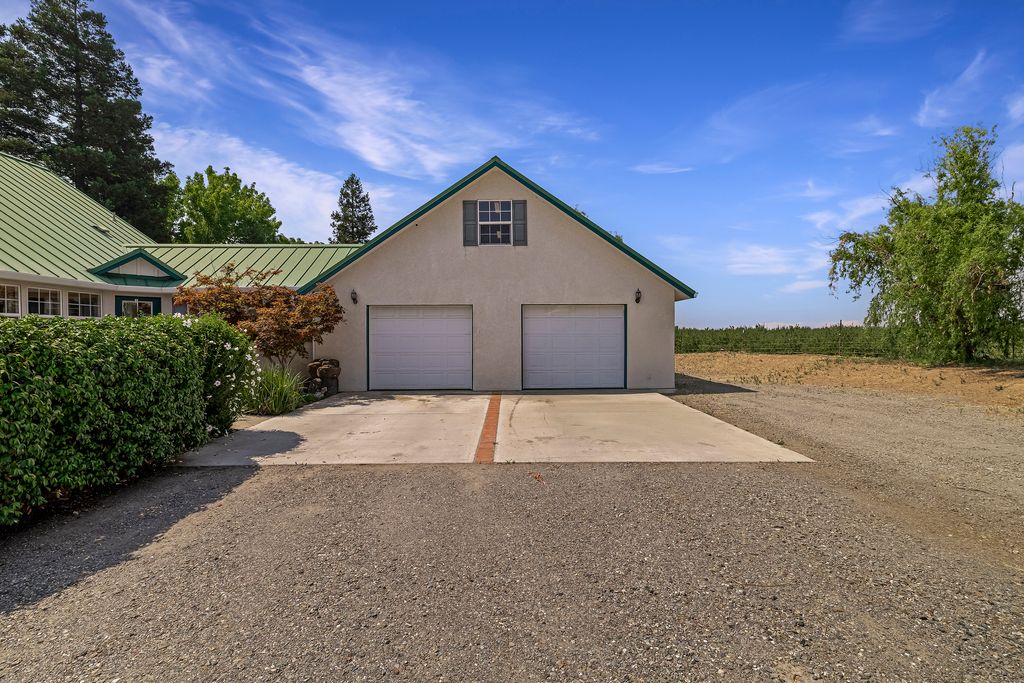 24515 Moller Ave - 007 (Photos)
