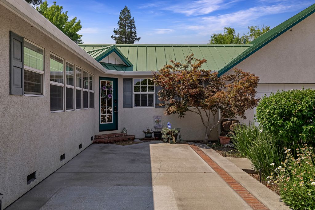 24515 Moller Ave - 010 (Photos)