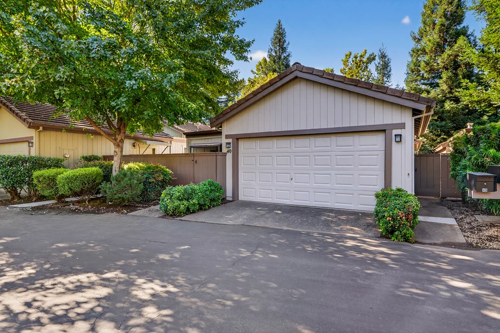 40 Pebblewood Pines Dr - 001 (Photos)