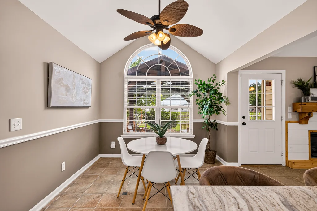 228 Pampas Dr - 012 (Photos)