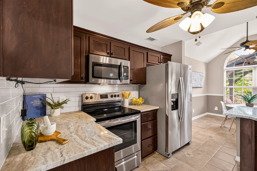228 Pampas Dr - 016 (Photos)