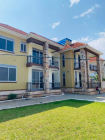 6-Bedroom House in DIVISION A, WAKISO for Sale