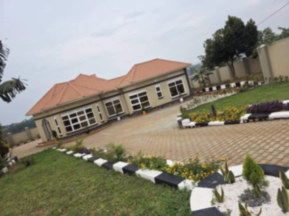 5-Bedroom House in KIRA DIVISION, WAKISO for Sale