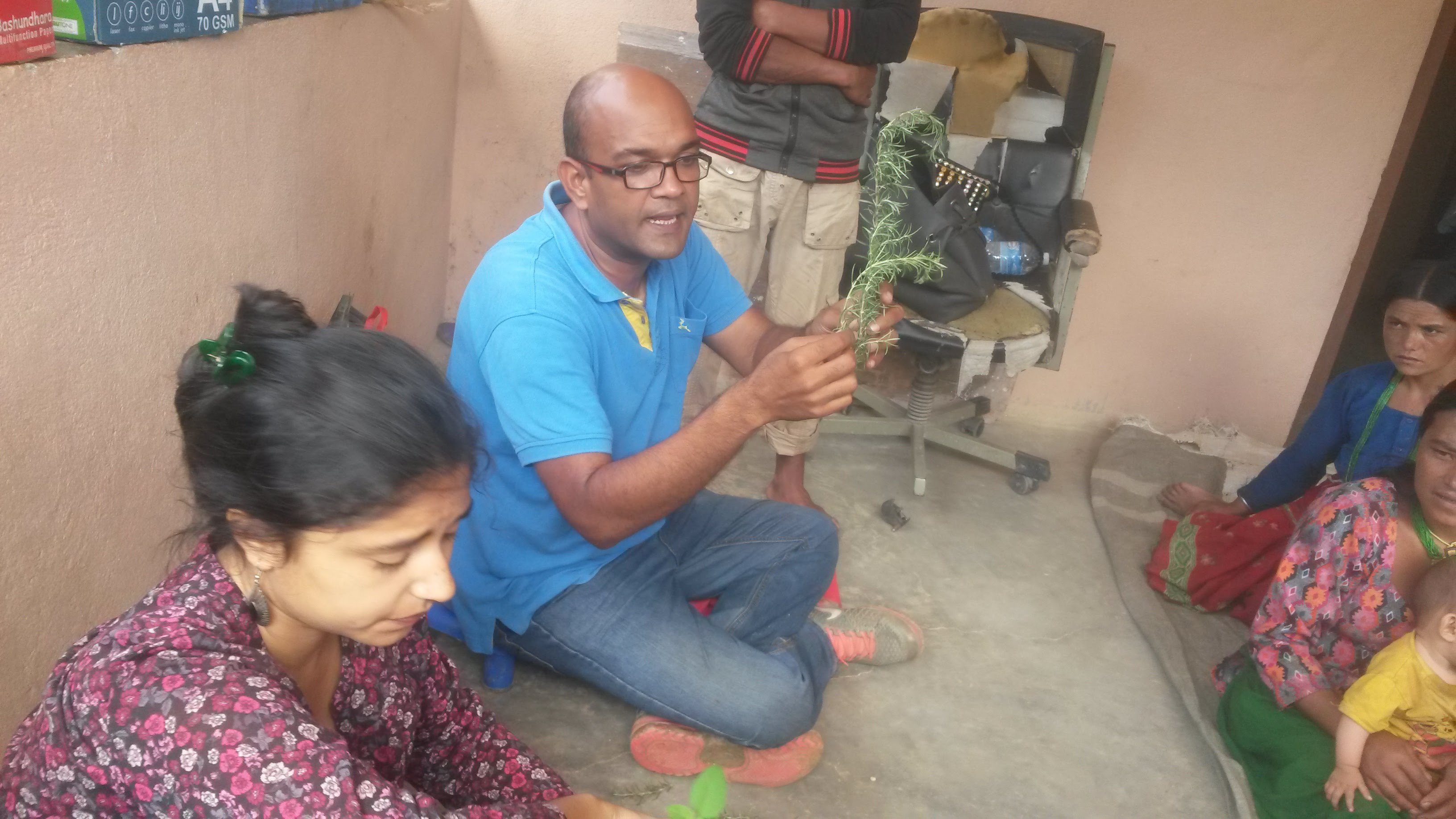Alok Das explaining new plants at Sisdole Landfill site