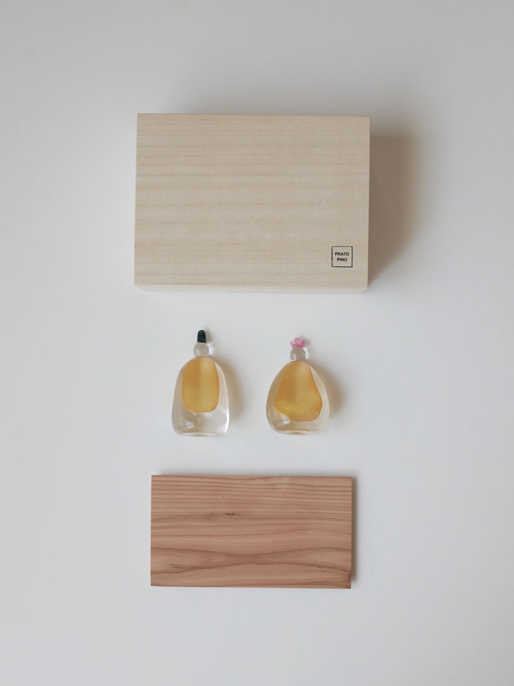 硝子屋 PRATO PINOのガラス製お雛様と木箱、飾り台のセット