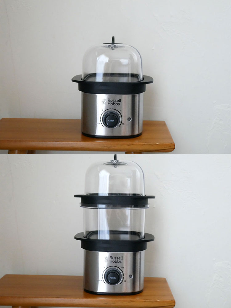 Russell Hobbsクイックミニスチーマー本体と2枚のエッグトレイ、2枚のスチーム皿が並べられている画像