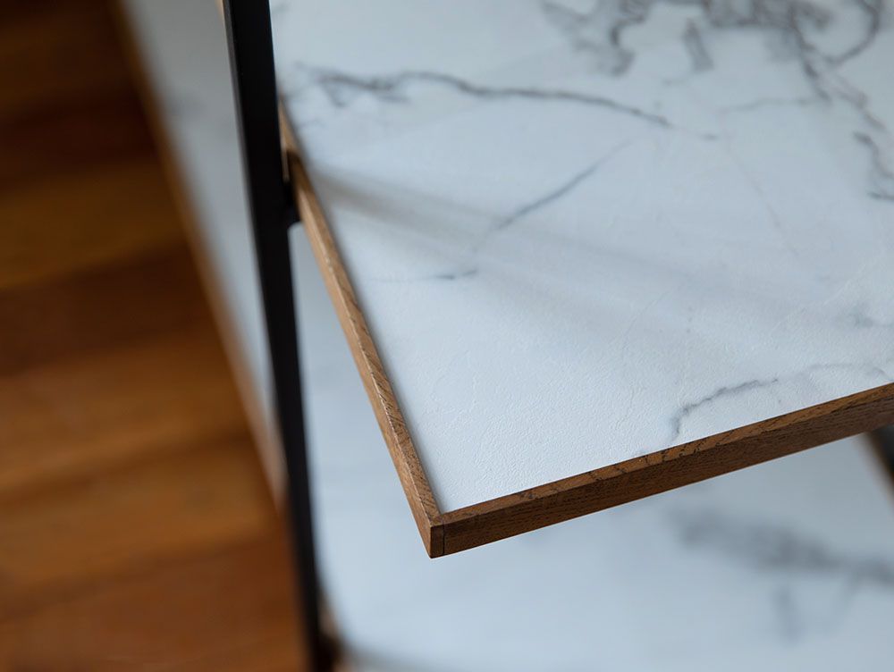 アデペシュPOLオープンシェルフのオーク無垢材とスチールフレームを使用した3ラックの木製オープンラック